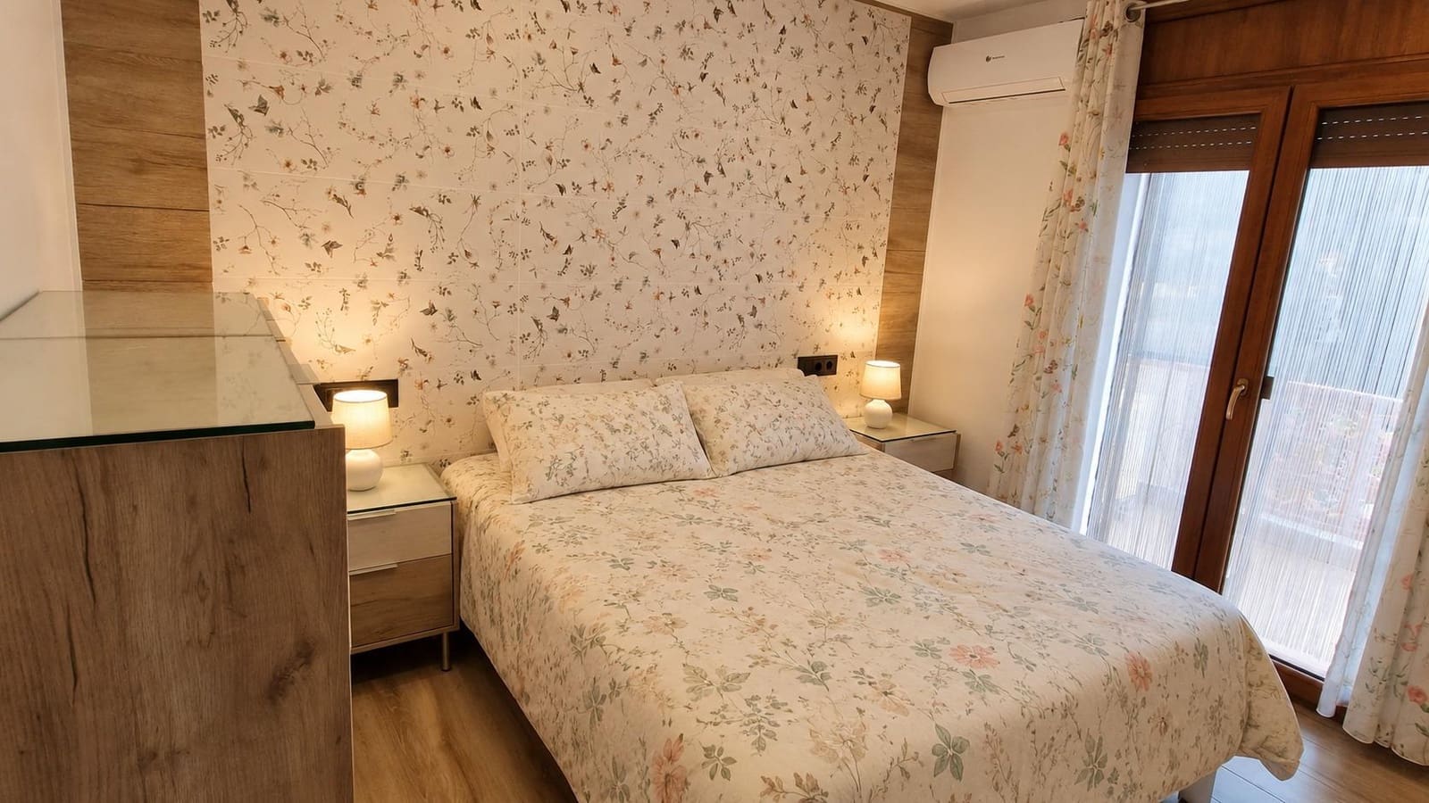 1 bedroom Townhouse for rent in Roses with pool garage - € 1,200 (Ref: 9833599)