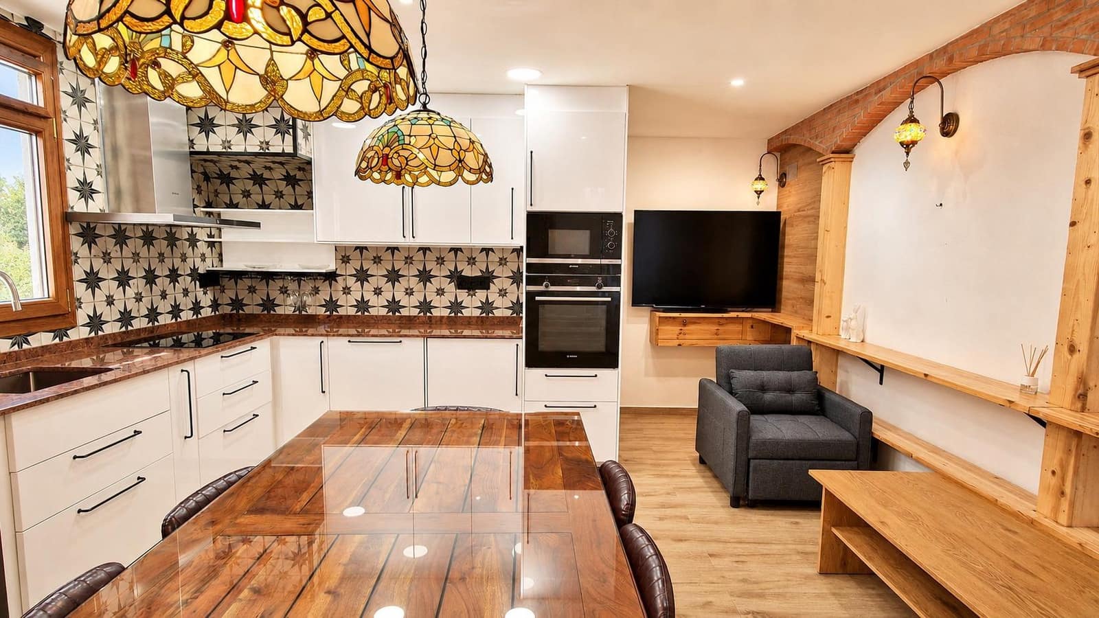 1 bedroom Townhouse for rent in Roses with pool garage - € 1,200 (Ref: 9833599)