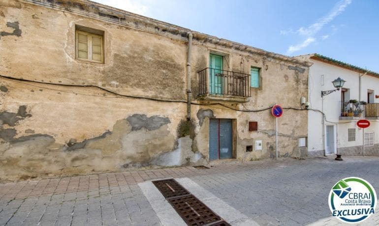 4 bedroom Townhouse for sale in Palau-saverdera with garage - € 349,000 (Ref: 9836622)