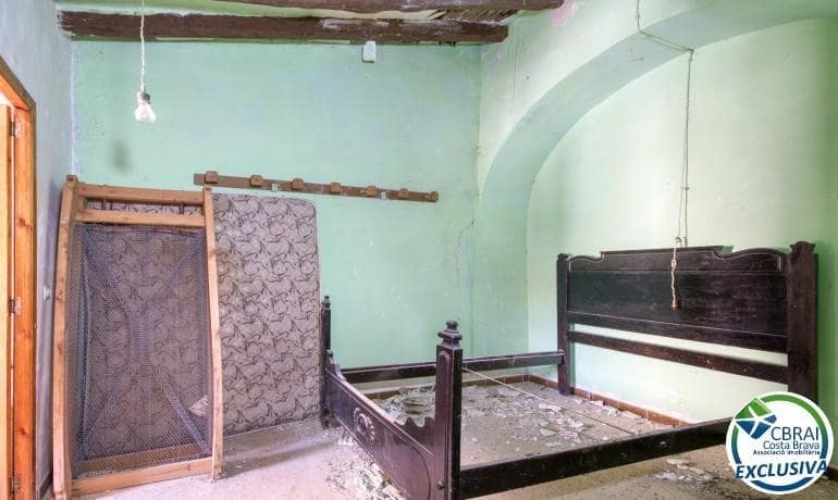 4 bedroom Townhouse for sale in Palau-saverdera with garage - € 349,000 (Ref: 9836622)