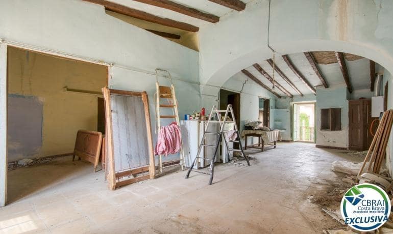 4 bedroom Townhouse for sale in Palau-saverdera with garage - € 349,000 (Ref: 9836622)