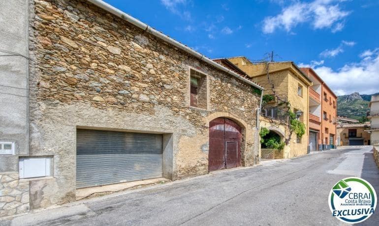4 bedroom Townhouse for sale in Palau-saverdera with garage - € 349,000 (Ref: 9836622)
