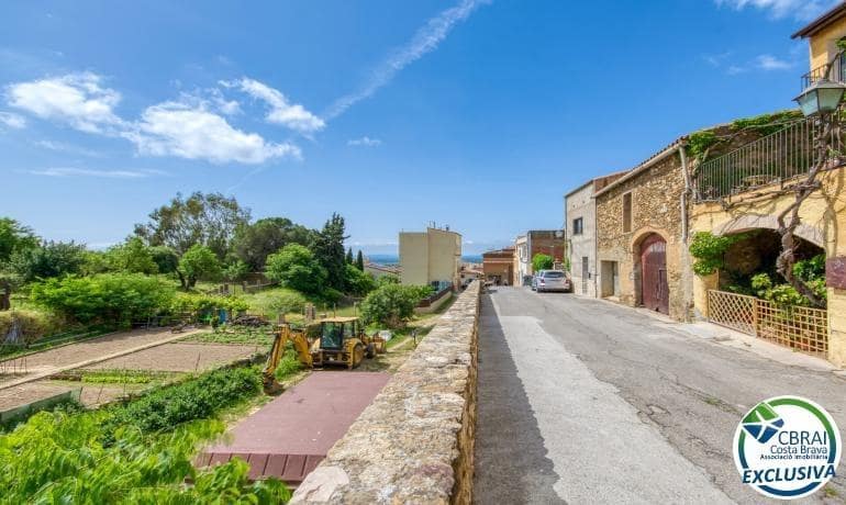 4 bedroom Townhouse for sale in Palau-saverdera with garage - € 349,000 (Ref: 9836622)