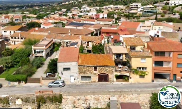 4 bedroom Townhouse for sale in Palau-saverdera with garage - € 349,000 (Ref: 9836622)