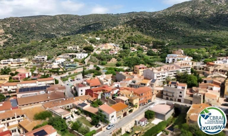 4 bedroom Townhouse for sale in Palau-saverdera with garage - € 349,000 (Ref: 9836622)