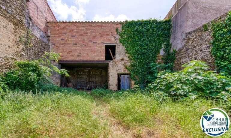4 bedroom Townhouse for sale in Palau-saverdera with garage - € 349,000 (Ref: 9836622)