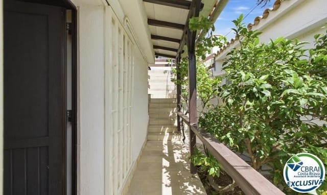 2 soveværelse Villa til salg i El Mas Fumats, Roses med garage - € 359.000 (Ref: 9839165)