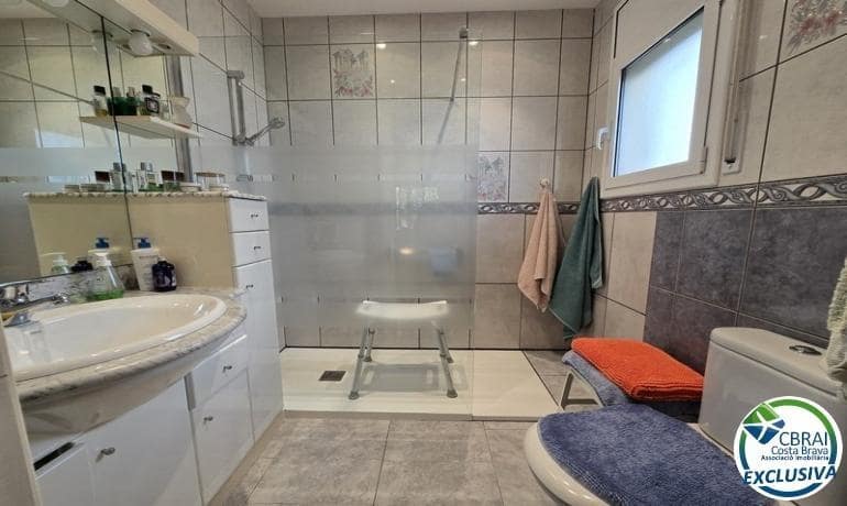 2 makuuhuone Huvila myytävänä paikassa Empuriabrava mukana uima-altaan 
autotalli - 495 000 € (Ref: 9839166)