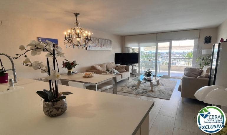 2 bedroom Apartment for sale in Empuriabrava - € 325,000 (Ref: 9840359)