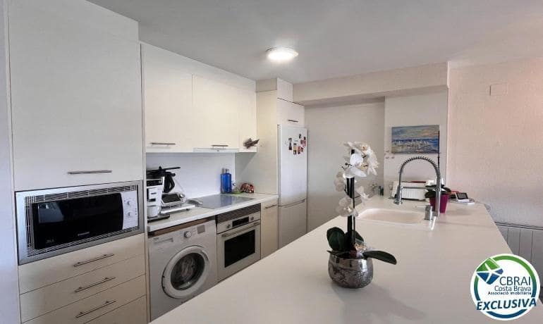 2 bedroom Apartment for sale in Empuriabrava - € 325,000 (Ref: 9840359)