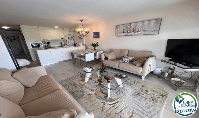 2 bedroom Apartment for sale in Empuriabrava - € 325,000 (Ref: 9840359)