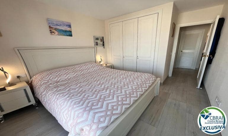 2 bedroom Apartment for sale in Empuriabrava - € 325,000 (Ref: 9840359)