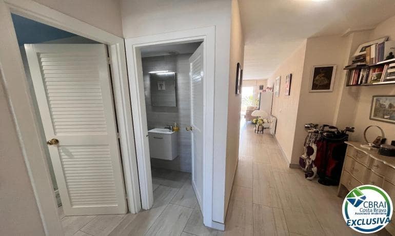 2 bedroom Apartment for sale in Empuriabrava - € 325,000 (Ref: 9840359)