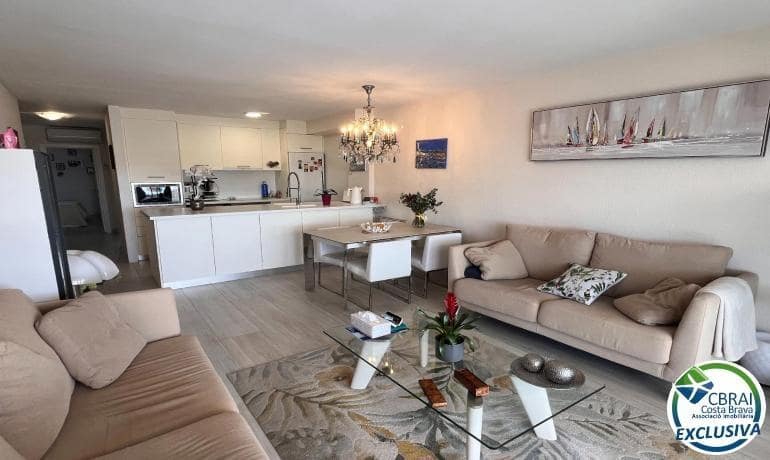 2 bedroom Apartment for sale in Empuriabrava - € 325,000 (Ref: 9840359)