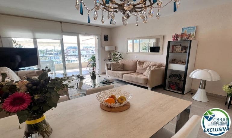 2 bedroom Apartment for sale in Empuriabrava - € 325,000 (Ref: 9840359)
