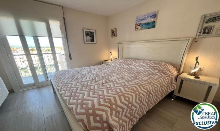 2 bedroom Apartment for sale in Empuriabrava - € 325,000 (Ref: 9840359)