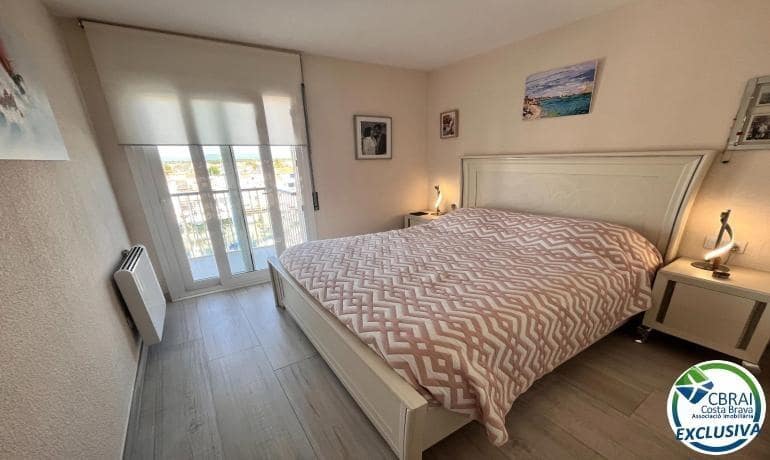 2 bedroom Apartment for sale in Empuriabrava - € 325,000 (Ref: 9840359)