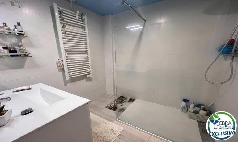 2 bedroom Apartment for sale in Empuriabrava - € 325,000 (Ref: 9840359)