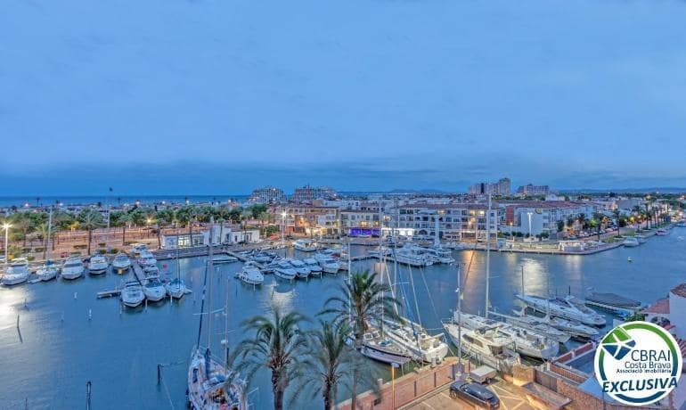 2 bedroom Apartment for sale in Empuriabrava - € 325,000 (Ref: 9840359)