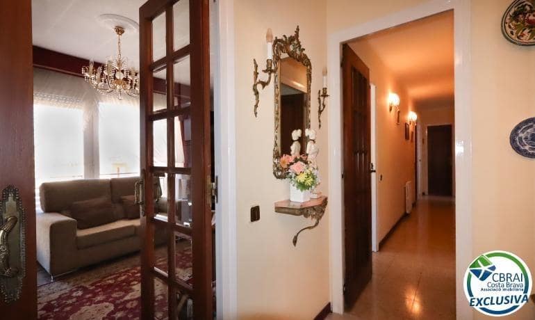 4 bedroom Apartment for sale in Figueres - € 174,000 (Ref: 9840360)
