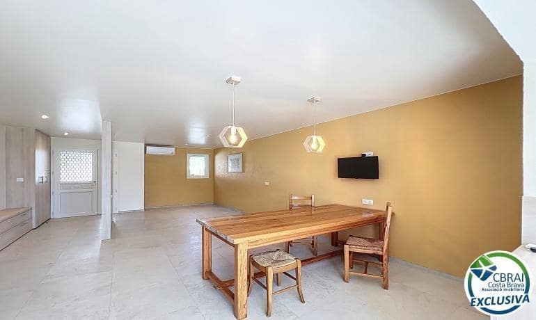 5 makuuhuone Huvila myytävänä paikassa Empuriabrava - 595 000 € (Ref: 9846177)