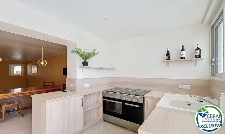 5 makuuhuone Huvila myytävänä paikassa Empuriabrava - 595 000 € (Ref: 9846177)