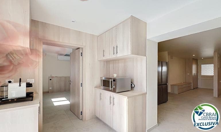 5 makuuhuone Huvila myytävänä paikassa Empuriabrava - 595 000 € (Ref: 9846177)