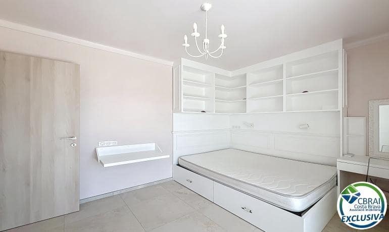 5 makuuhuone Huvila myytävänä paikassa Empuriabrava - 595 000 € (Ref: 9846177)