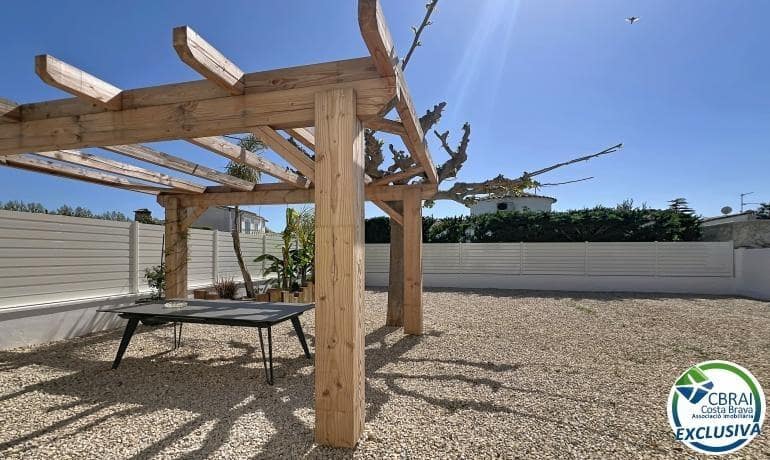 5 makuuhuone Huvila myytävänä paikassa Empuriabrava - 595 000 € (Ref: 9846177)