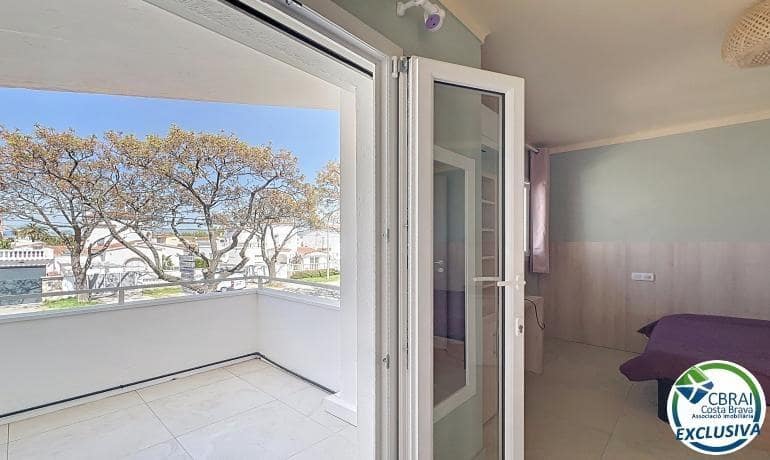 5 makuuhuone Huvila myytävänä paikassa Empuriabrava - 595 000 € (Ref: 9846177)