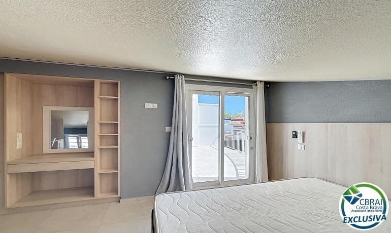 5 makuuhuone Huvila myytävänä paikassa Empuriabrava - 595 000 € (Ref: 9846177)
