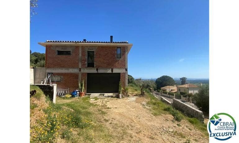 4 bedroom Villa for sale in Pau with pool - € 995,000 (Ref: 9846179)