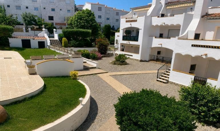 1 bedroom Apartment for sale in Roses with pool - € 145,000 (Ref: 9851695)