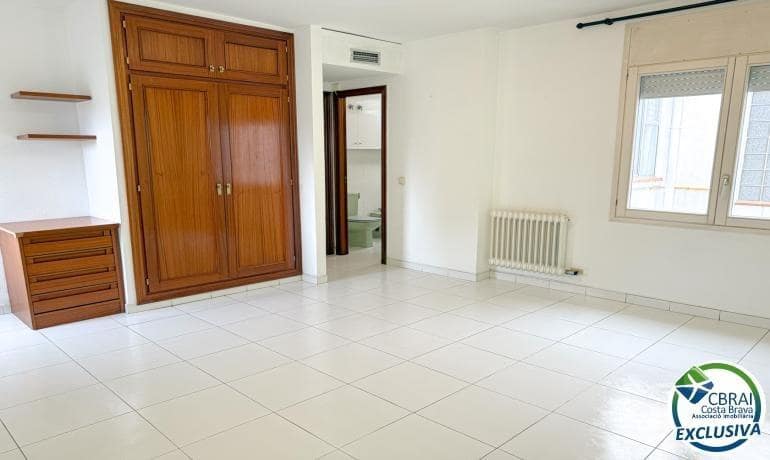 4 soveværelse Lejlighed til salg i Figueres - € 185.000 (Ref: 9855378)
