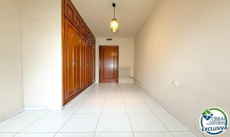 4 soveværelse Lejlighed til salg i Figueres - € 185.000 (Ref: 9855378)