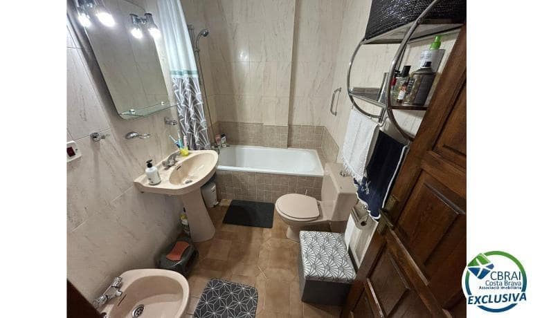 3 soveværelse Byhus til salg i Empuriabrava med garage - € 379.000 (Ref: 9855380)