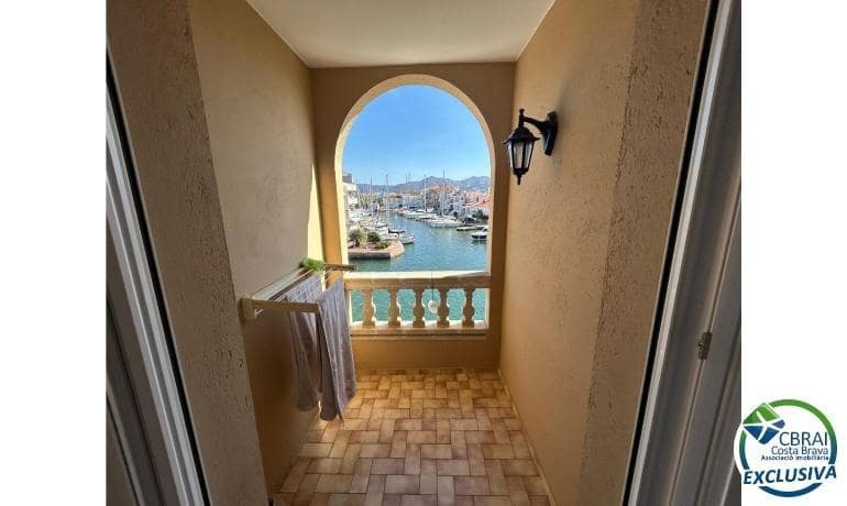 3 soveværelse Byhus til salg i Empuriabrava med garage - € 379.000 (Ref: 9855380)