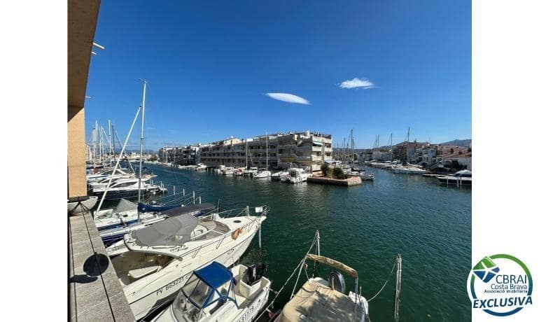 3 soveværelse Byhus til salg i Empuriabrava med garage - € 379.000 (Ref: 9855380)
