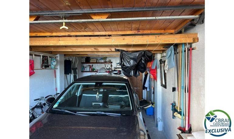 3 soveværelse Byhus til salg i Empuriabrava med garage - € 379.000 (Ref: 9855380)