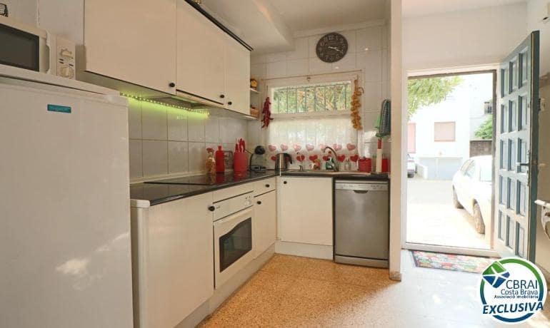 2 soverom Hus til salgs i Empuriabrava - € 295 000 (Ref: 9855381)