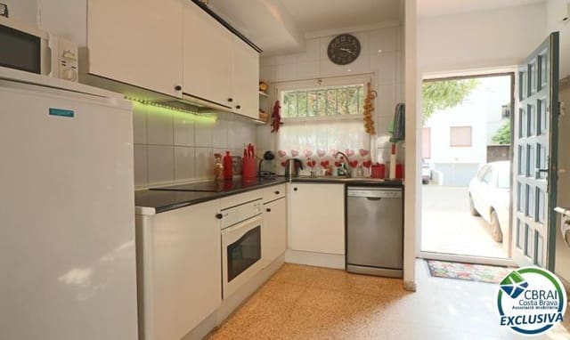 2 soveværelse Byhus til salg i Empuriabrava, Castelló d'Empúries - € 295.000 (Ref: 9855381)