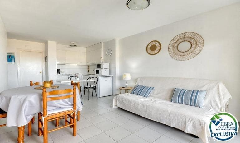 2 bedroom Apartment for sale in Roses - € 260,000 (Ref: 9860044)
