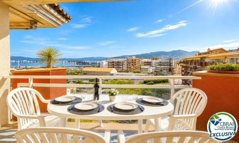 2 bedroom Apartment for sale in Roses - € 260,000 (Ref: 9860044)