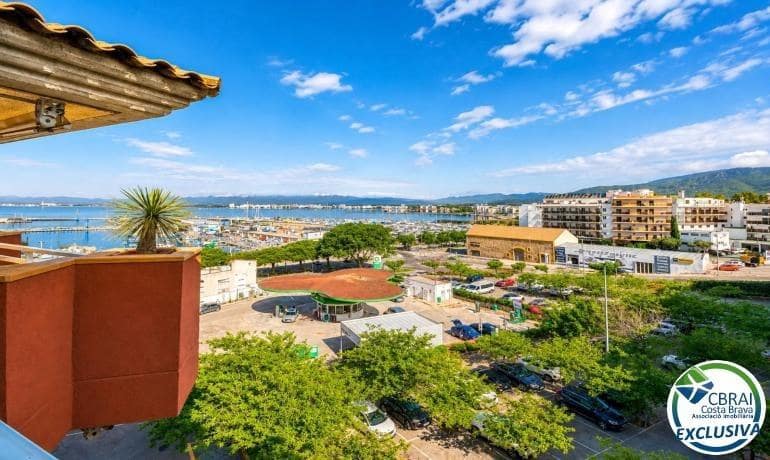 2 bedroom Apartment for sale in Roses - € 260,000 (Ref: 9860044)