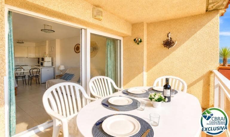 2 bedroom Apartment for sale in Roses - € 260,000 (Ref: 9860044)