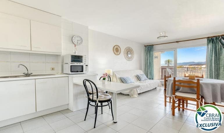 2 bedroom Apartment for sale in Roses - € 260,000 (Ref: 9860044)