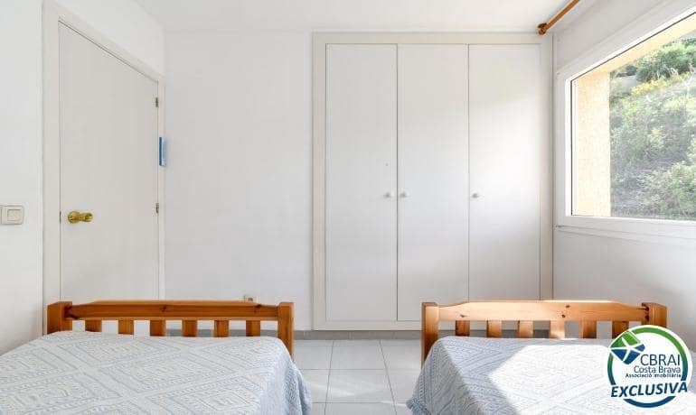 2 bedroom Apartment for sale in Roses - € 260,000 (Ref: 9860044)