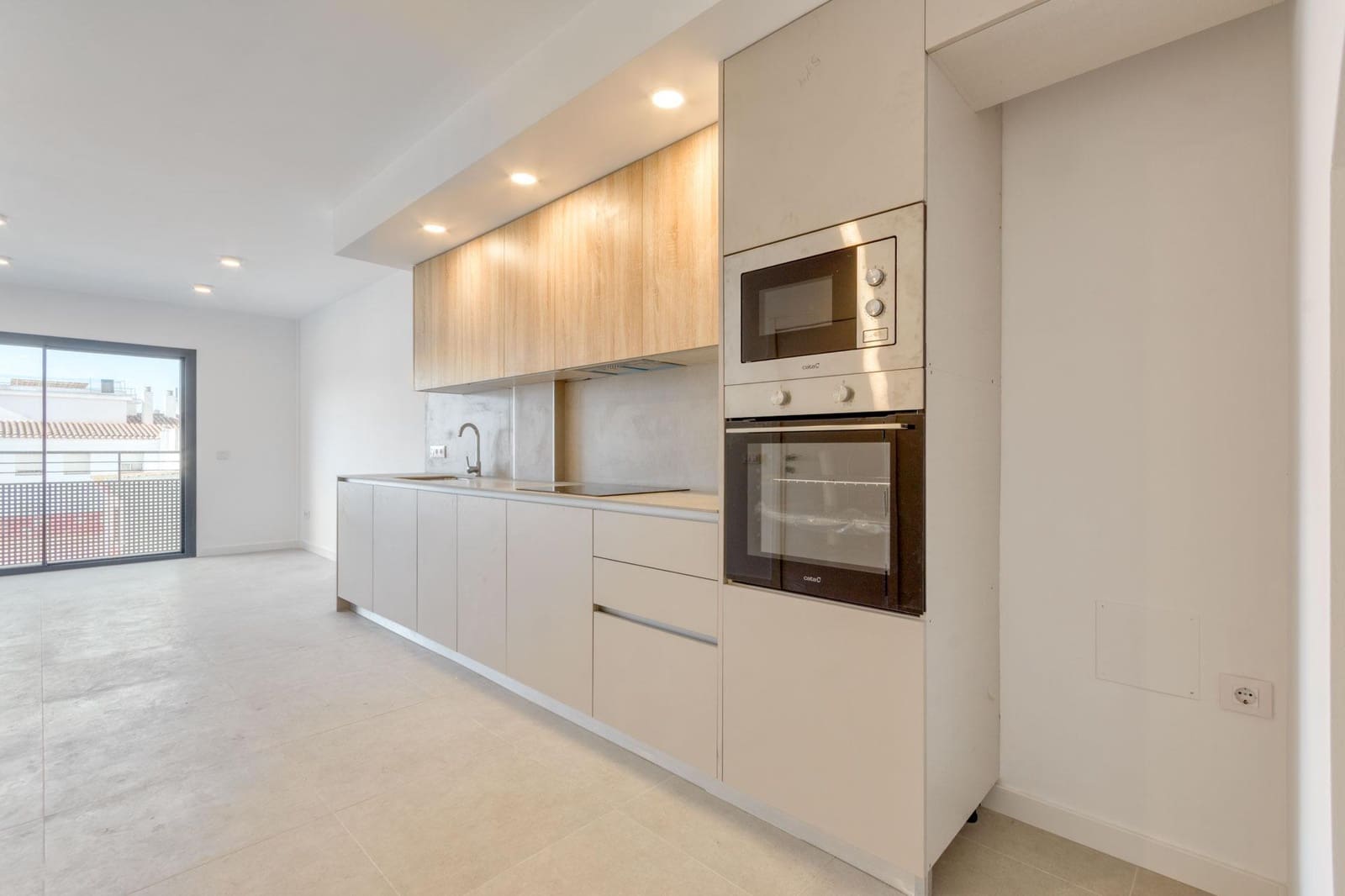 3 slaapkamer Appartement te koop in Roses - € 300.000 (Ref: 9868531)