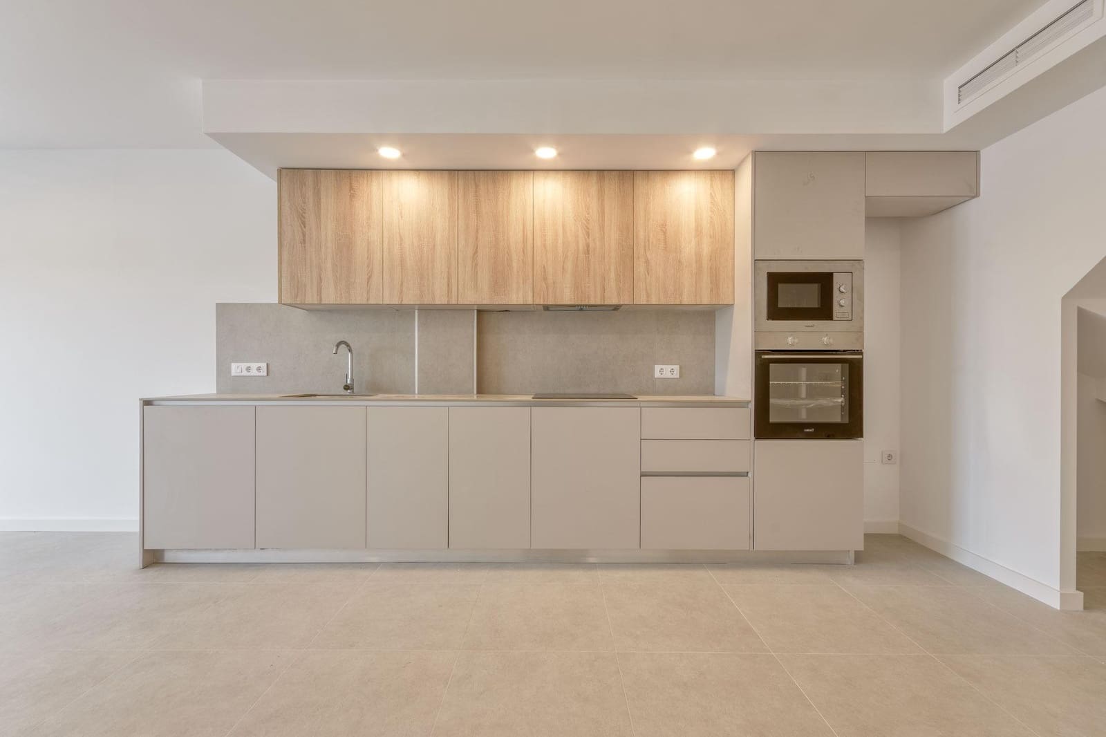 3 slaapkamer Appartement te koop in Roses - € 300.000 (Ref: 9868531)