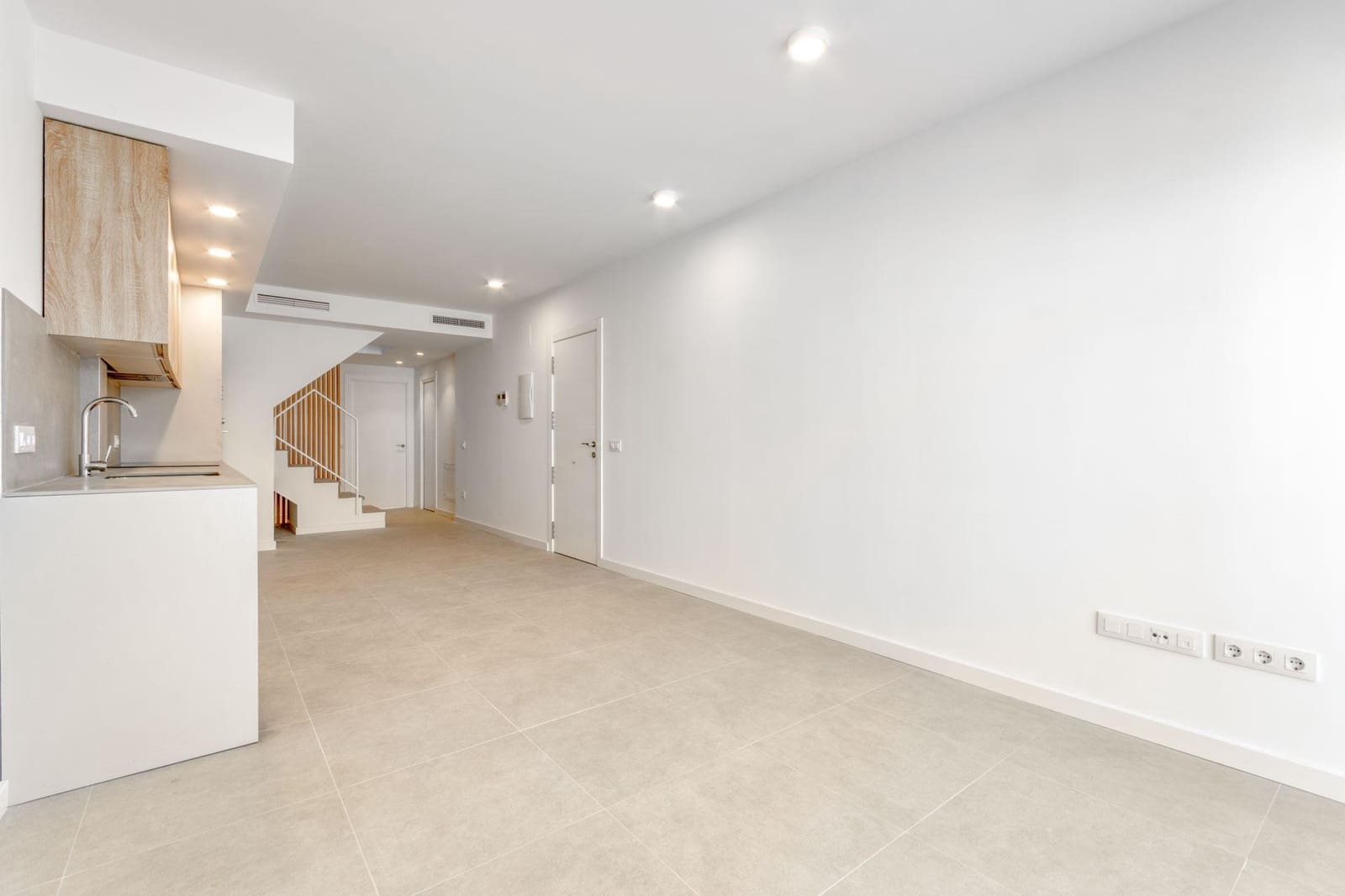 3 slaapkamer Appartement te koop in Roses - € 300.000 (Ref: 9868531)